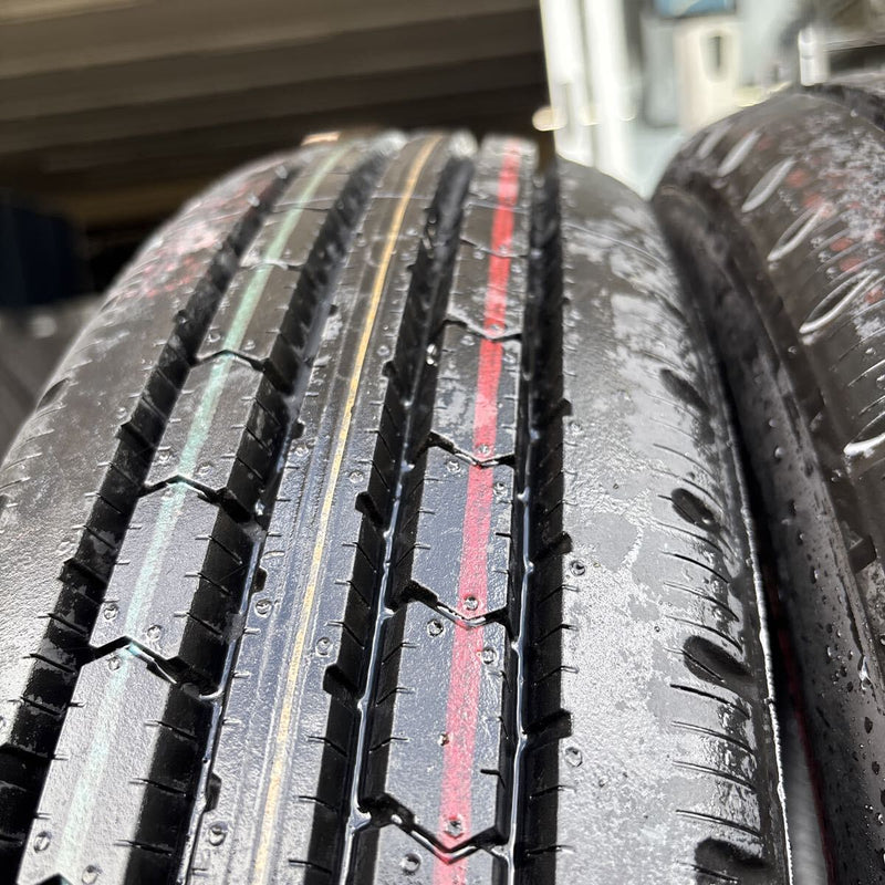205/80R17.5 LT ブリヂストン R202 イボ付 2025年製 2本セット:18000円