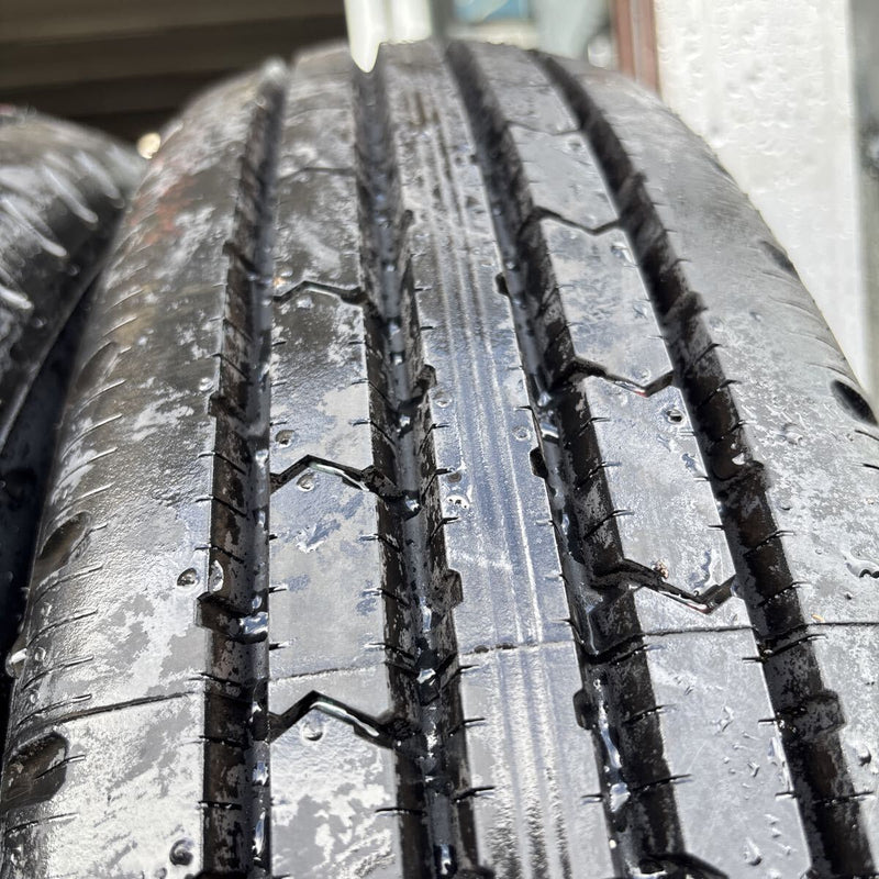 205/80R17.5 LT ブリヂストン R202 イボ付 2025年製 2本セット:18000円