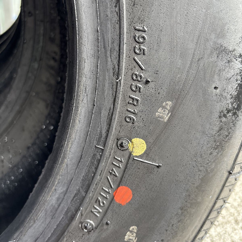 195/85R16 LT ヨコハマ RY118 ほぼ新品 6本セット:50000円
