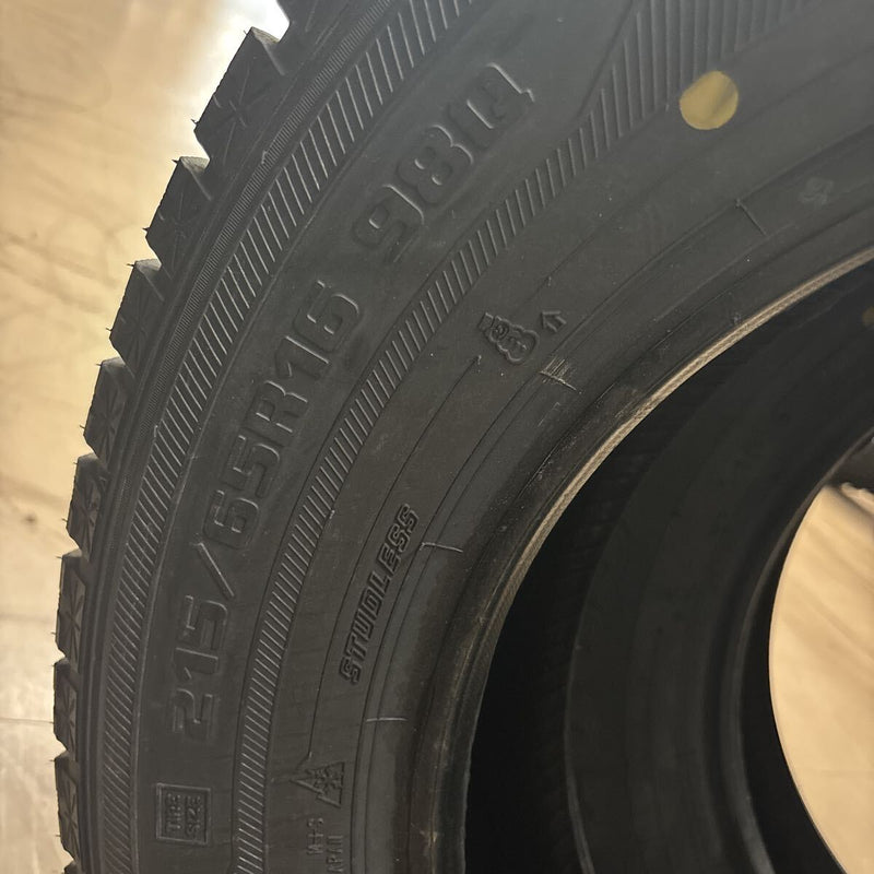 215/65R16 GOODYEAR 2018年製 未使用 冬タイヤ 2本:12000円