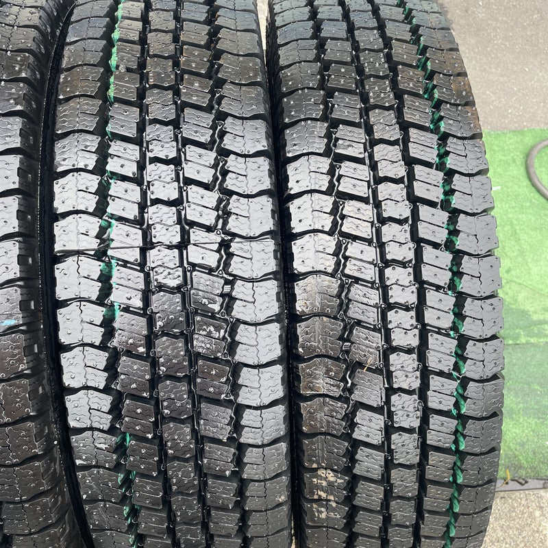 205/80R17.5 再生中古　　. 激安美品　　ほぼ新品　　　4本セット:36000円