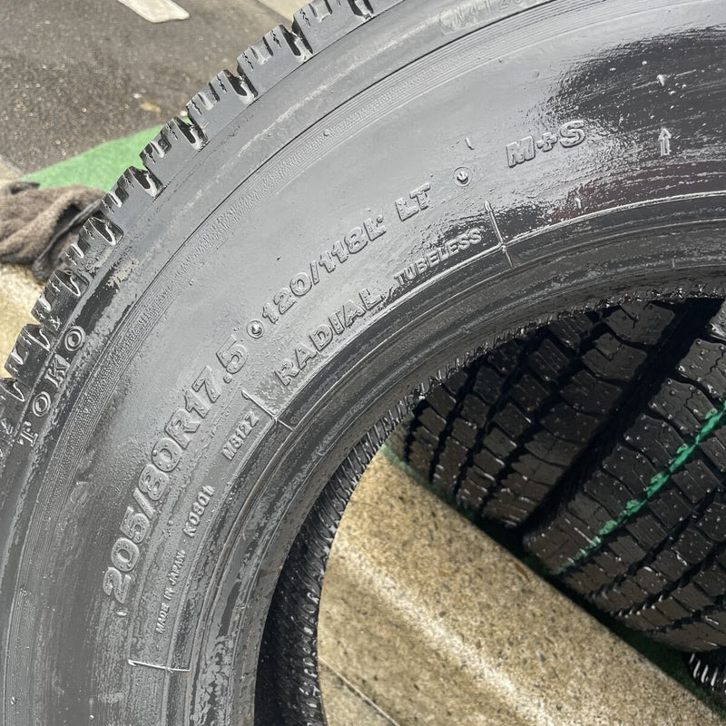 205/80R17.5 再生中古　　. 激安美品　　ほぼ新品　　　4本セット:36000円