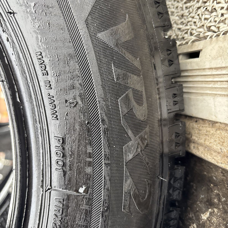 185/65R15 ブリヂストン VRX2 中古冬タイヤ 2本:10000円