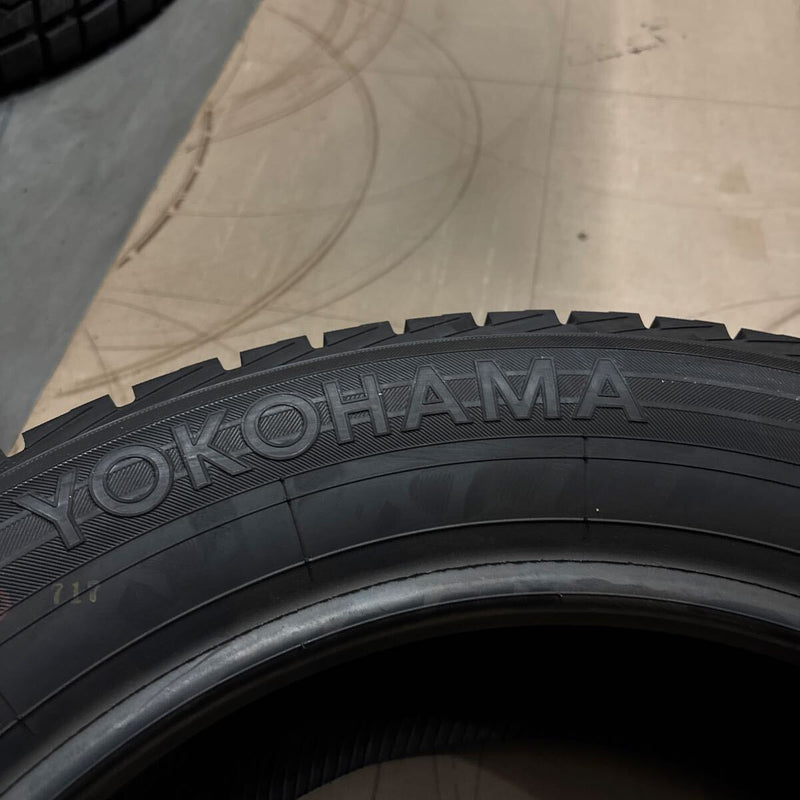 205/60R16 、激安美品　YOKOHAMA スタッドレスタイヤ　在庫処分　2023年 未使用品　4本セット:41000円