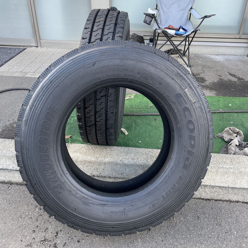 245/70R19.5 激安美品　再生中古　　ほぼ新品　　　2本セット:25800円