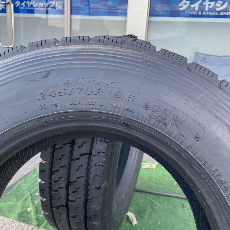 245/70R19.5 激安美品　再生中古　　ほぼ新品　　　2本セット:25800円