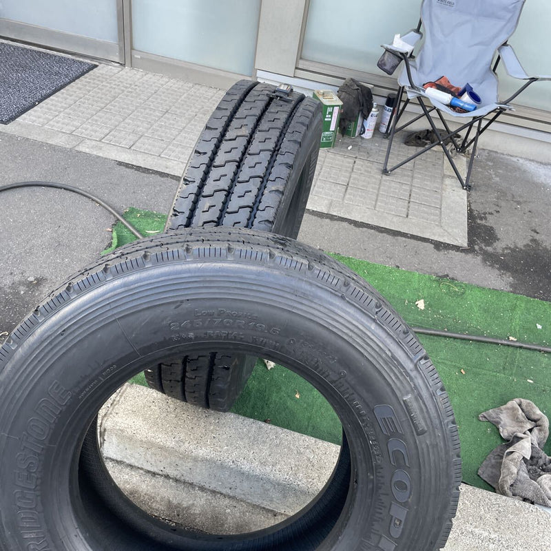 245/70R19.5 激安美品　再生中古　　ほぼ新品　　　2本セット:25800円