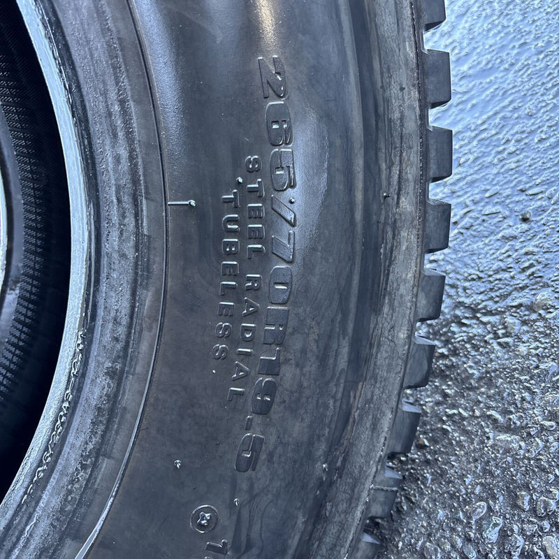 265/70R19.5 DUNLOP SP001深溝 中古冬タイヤ 2本セット:30000円