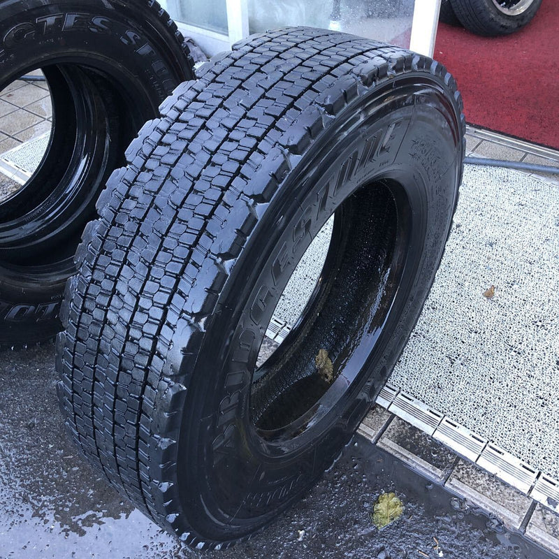 225/80R17.5 ブリヂストン　W900 2021年　　激安美品　　　1本:6000円