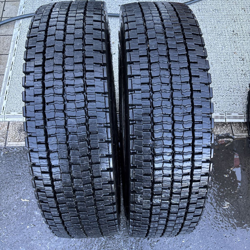 225/80R17.5 DUNLOP SP001中古冬タイヤ 2本セット:16000円