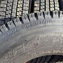 225/80R17.5 再生スタッドレスタイヤ　激安美品　ほぼ新品　　4本＋１本セット:55000円