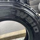 225/80R17.5、123/122L、BRIDGESTONE W910 スタッドレスタイヤ、1本:7000 円