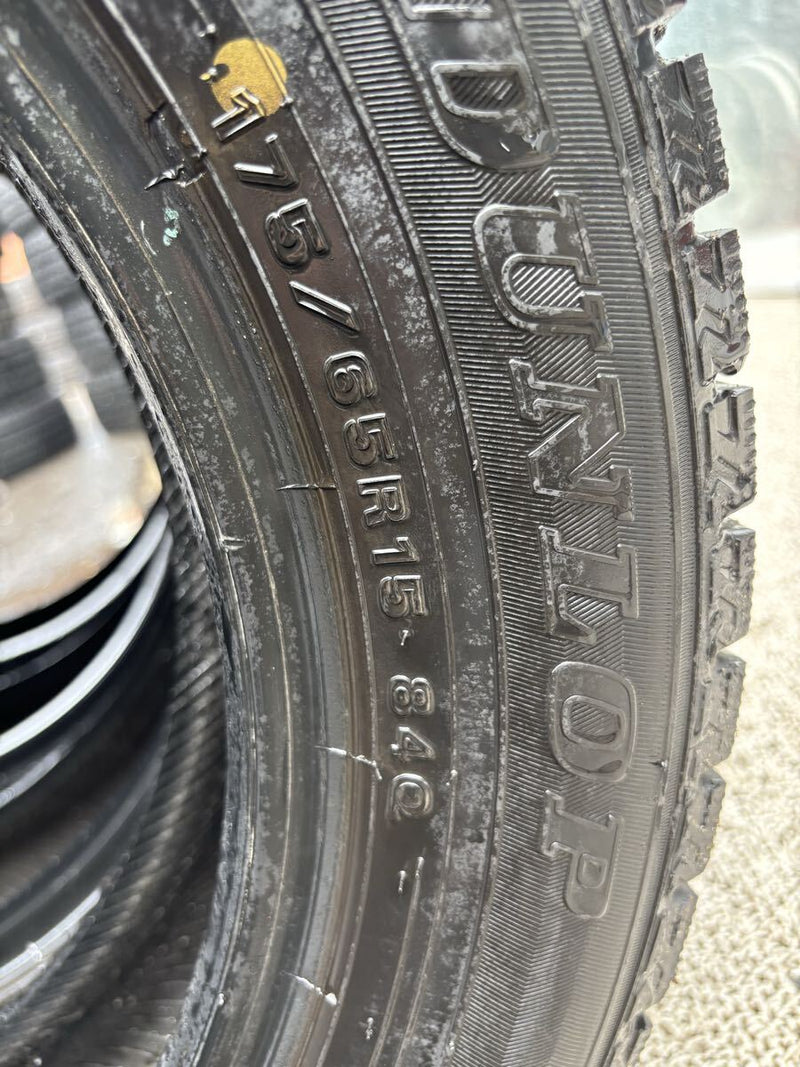 175/65R15 ダンロップ WM02 中古冬タイヤ 4本:18000円